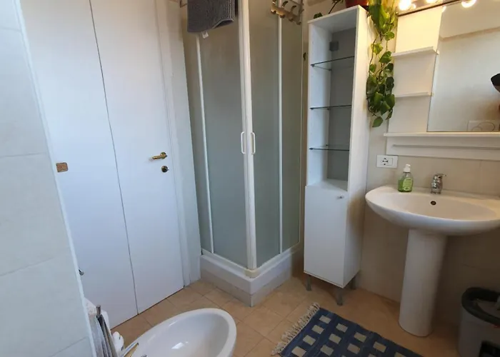 Гостевой дом Tiburtina's Comfy And Cosy Nest Рим
